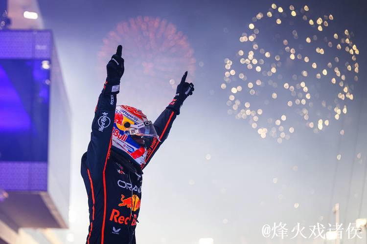 F1卡塔尔大奖赛：维斯塔潘夺冠 车手总冠军悬念依旧